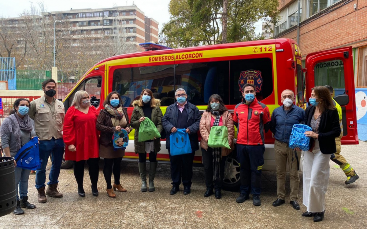La campaña de recogida de material escolar ha sido un éxito gracias a vuestra solidaridad